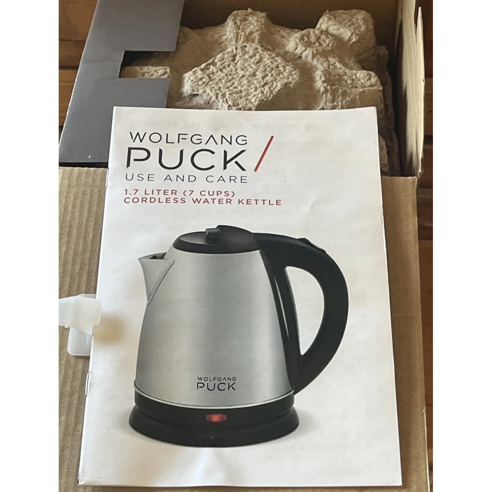 NEW Wolfgang Puck 1.7-Liter Electric Cool-Touch CORDLESS Water Kettle 1100-Watt - Picture 6 of 7